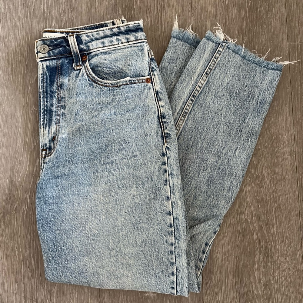 Abercrombie & Fitch Mom Jeans